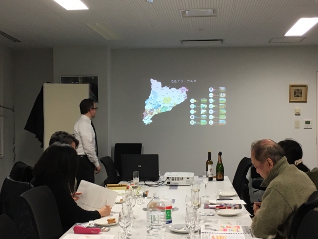 Curso de iniciaci&oacute;n a los vinos catalanes concluido 2017/02/16